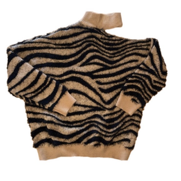 VENUS Sweaters - VENUS Tiger Print Cold Shoulder Eyelash Sweater